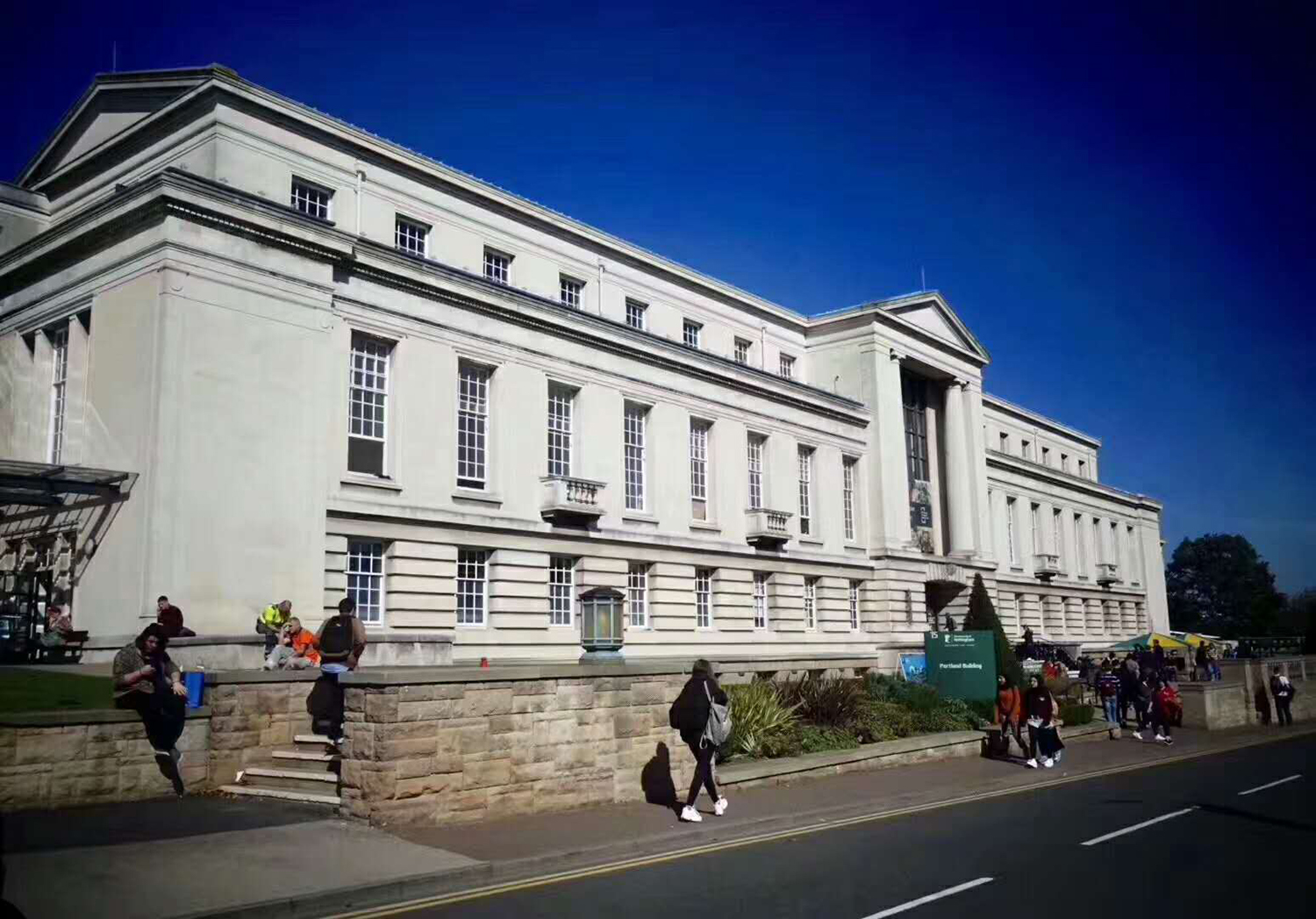 英国翻译专业如何选，这四所名校专业考虑下？(图2)